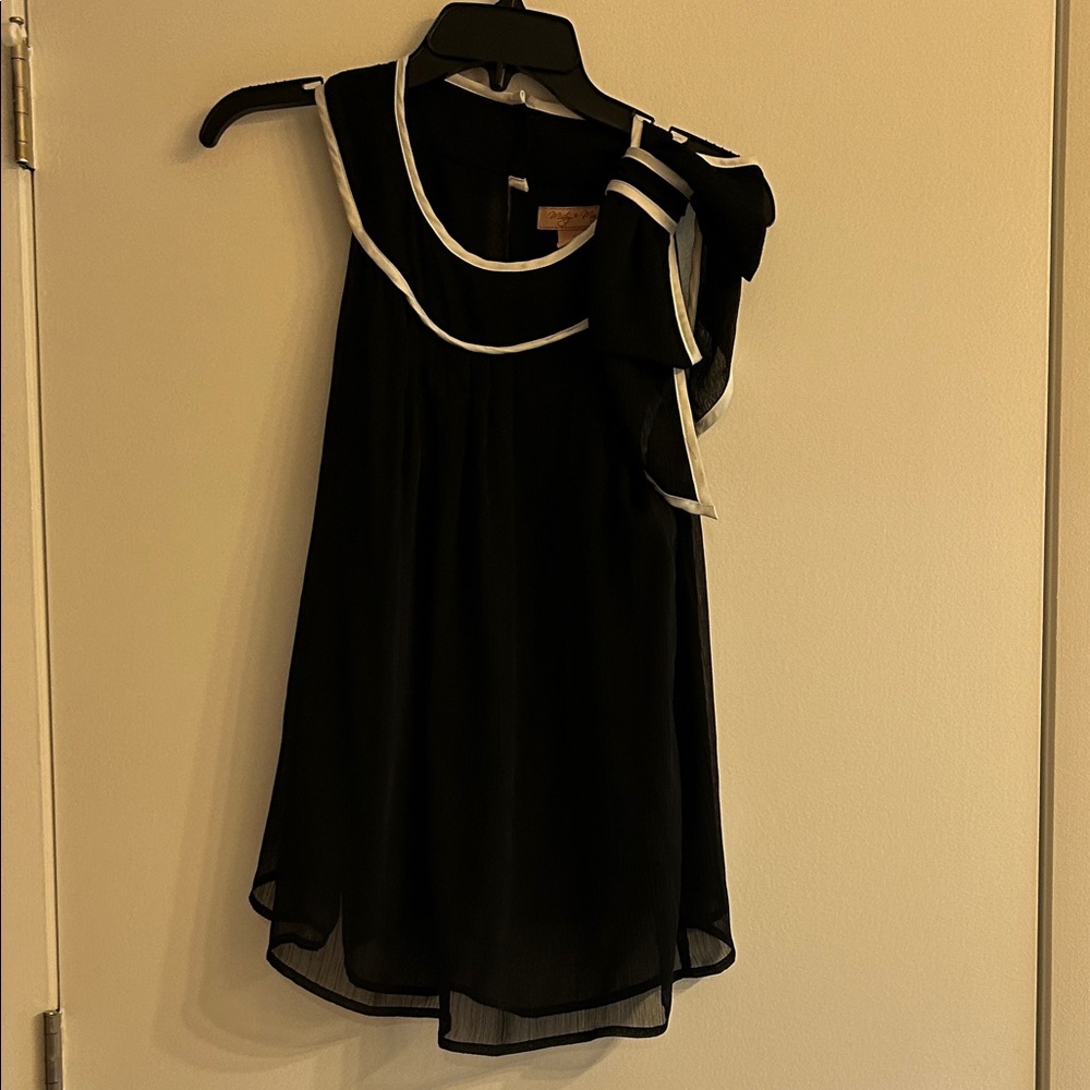Black Sleeveless Bow-Shoulder Chiffon Top with White Trim